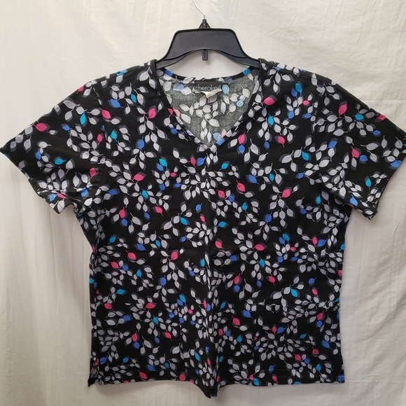 Lot of 4 Scrub Pieces 2 Tops and 2 pair of Black Pants Sz XL - Picture 5 of 11